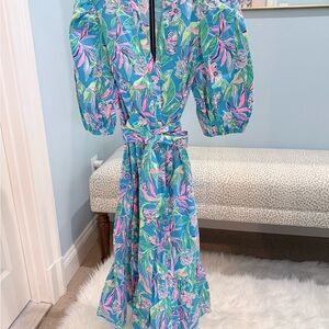 Lily Pulitzer

Floral Puff Sleeve Dress w tie & pockets (!!!)
Worn 1x